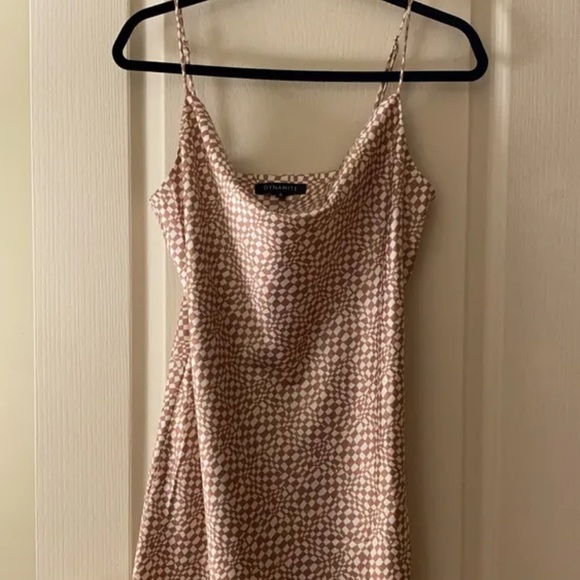 Dynamite Dress - Picture 2 of 6